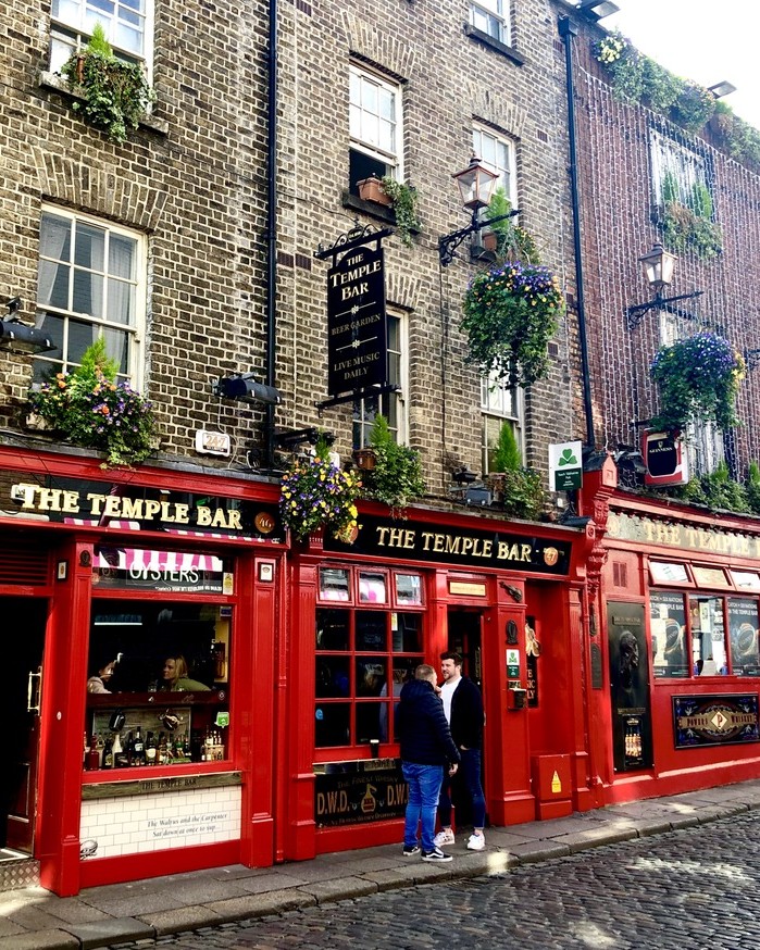 The red front of the Temple Bar pub